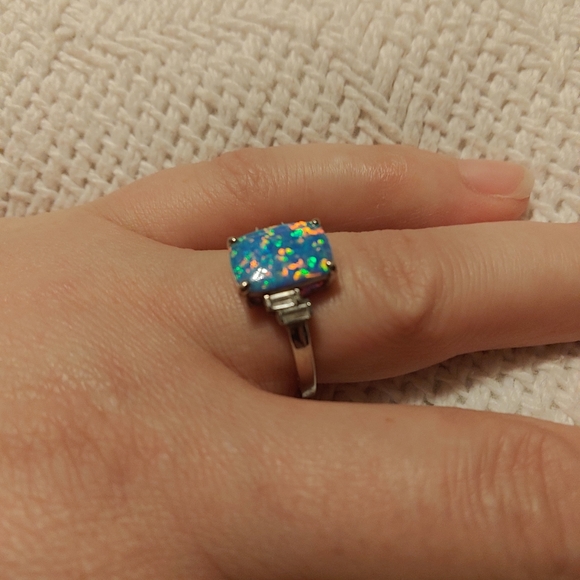 Gorgeous Lavender Fire Opal Sterling Silver Ring - Picture 6 of 9